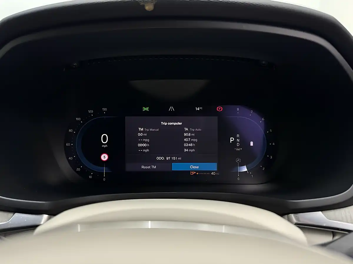Used 2023 Volvo V60 Plus Silver - Interior and Exterior details 6