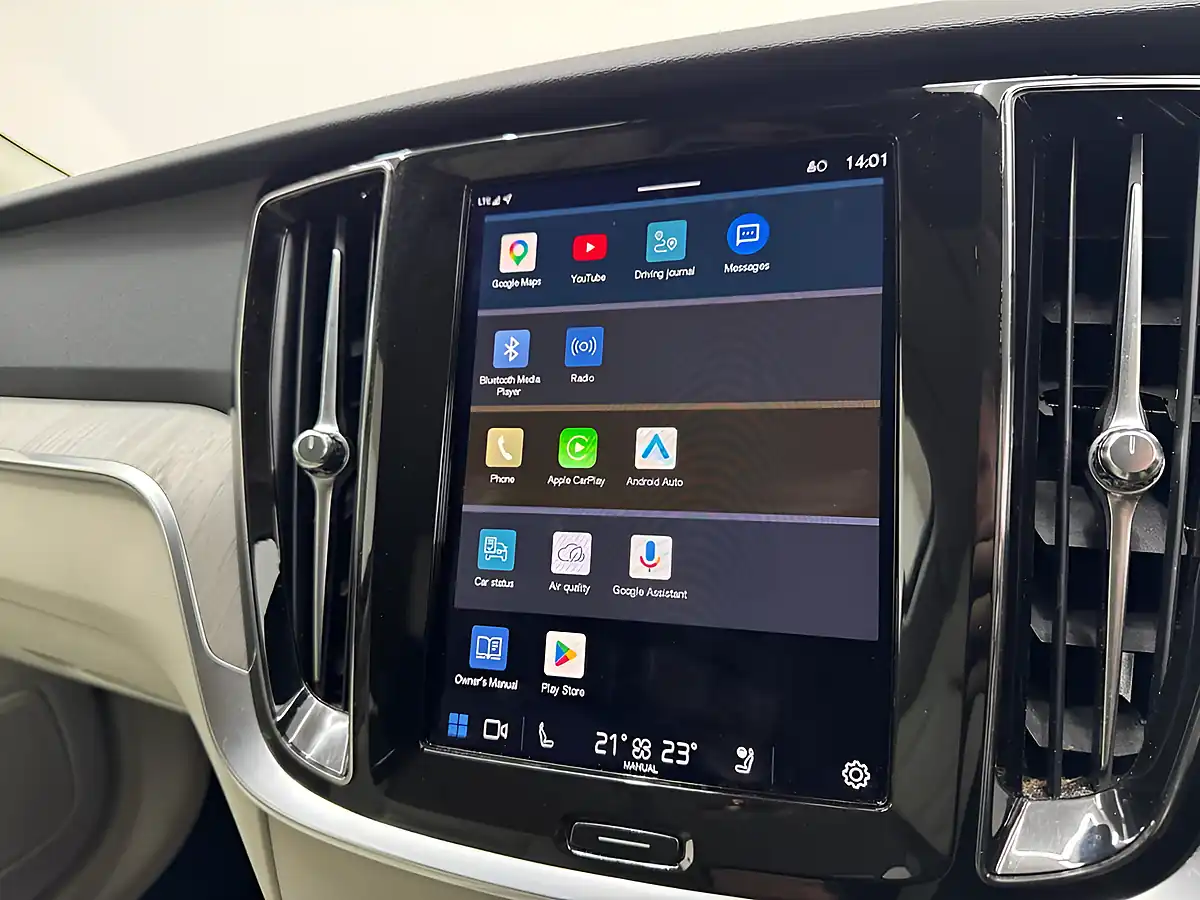 Used 2023 Volvo V60 Plus Silver - Interior and Exterior details 9