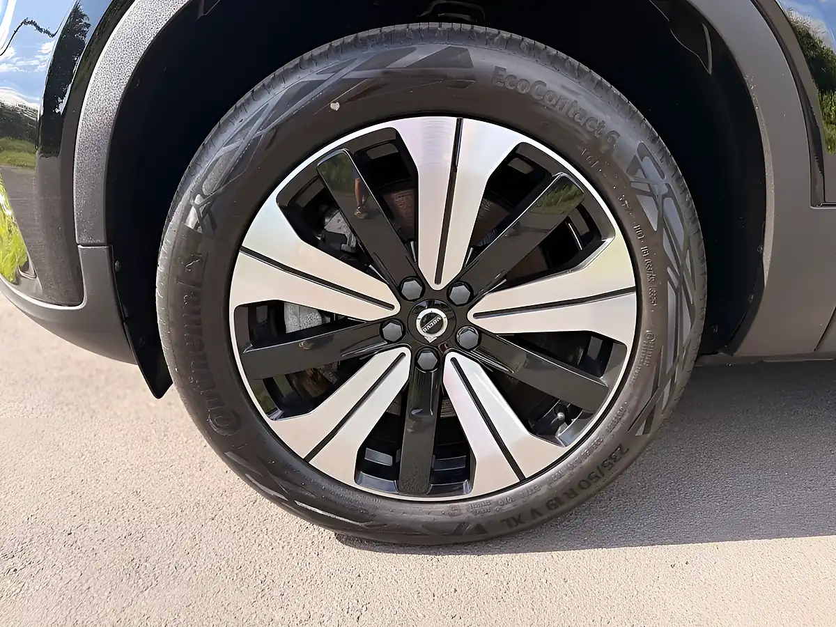 Used 2023 Volvo XC40 Core Black - Interior and Exterior details 15