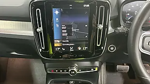 Used 2023 Volvo XC40 Plus Black - Interior and Exterior details 10