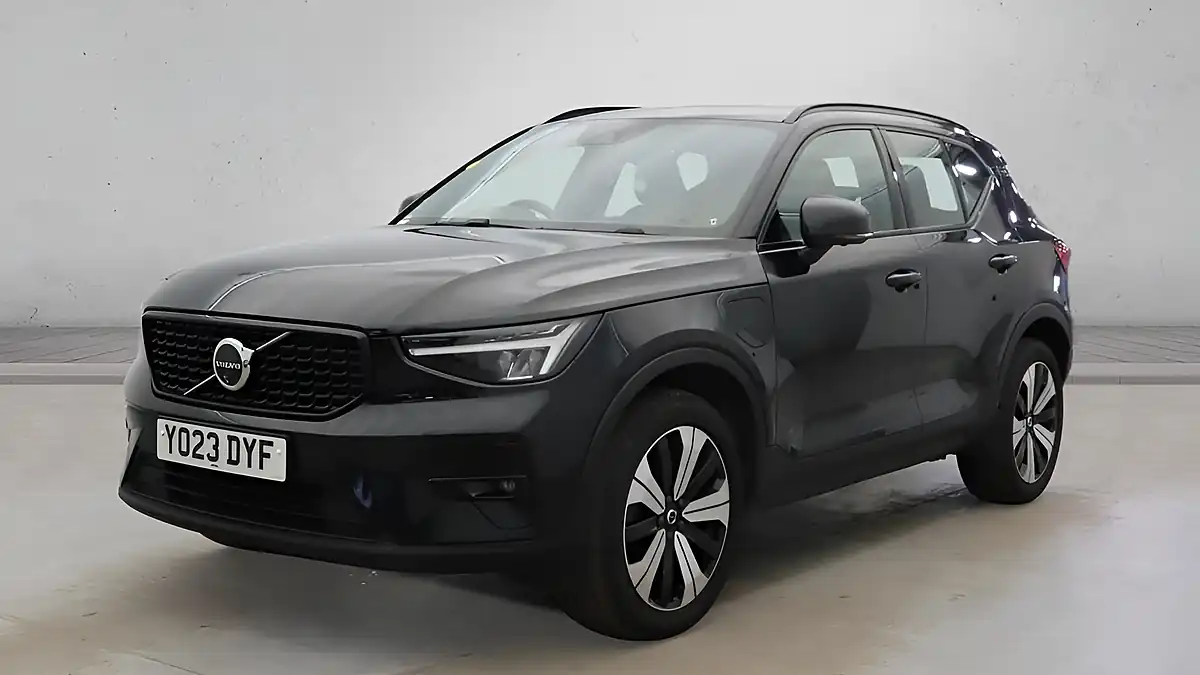 Used 2023 Volvo XC40 Plus Black - Interior and Exterior details 4