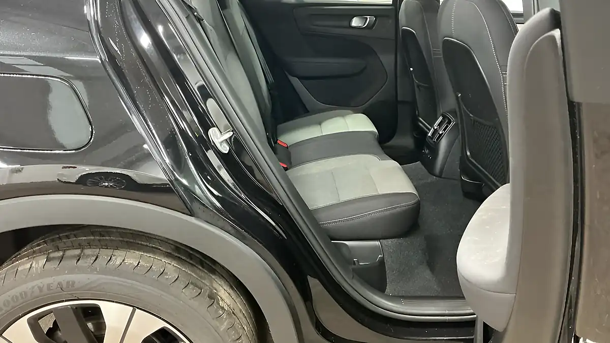 Used 2023 Volvo XC40 Plus Black - Interior and Exterior details 8