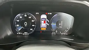Used 2023 Volvo XC40 Plus Black - Interior and Exterior details 9