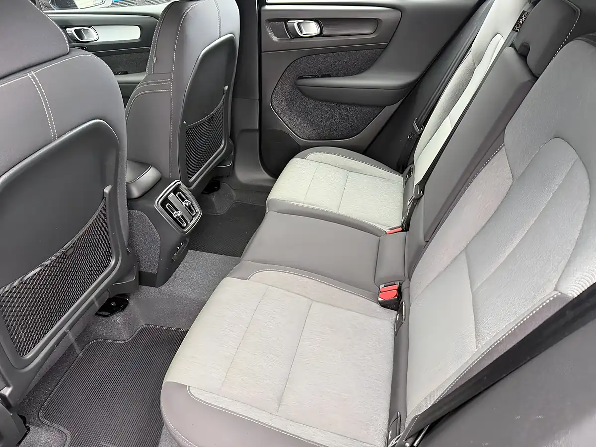 Used 2023 Volvo XC40 Plus Dark Blue - Interior and Exterior details 10
