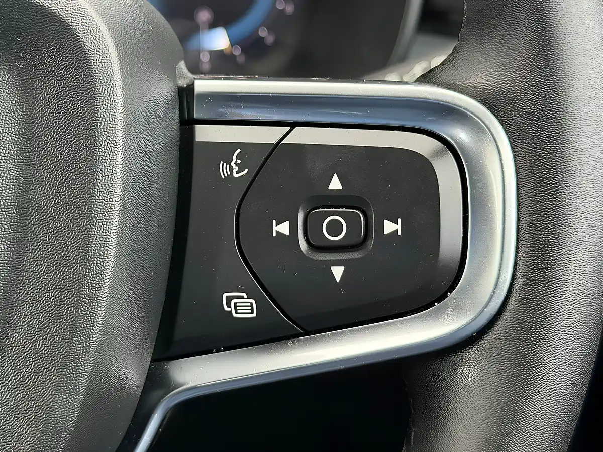 Used 2023 Volvo XC40 Plus Dark Blue - Interior and Exterior details 11