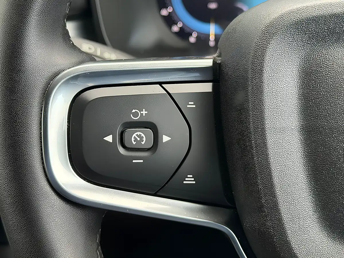Used 2023 Volvo XC40 Plus Dark Blue - Interior and Exterior details 12