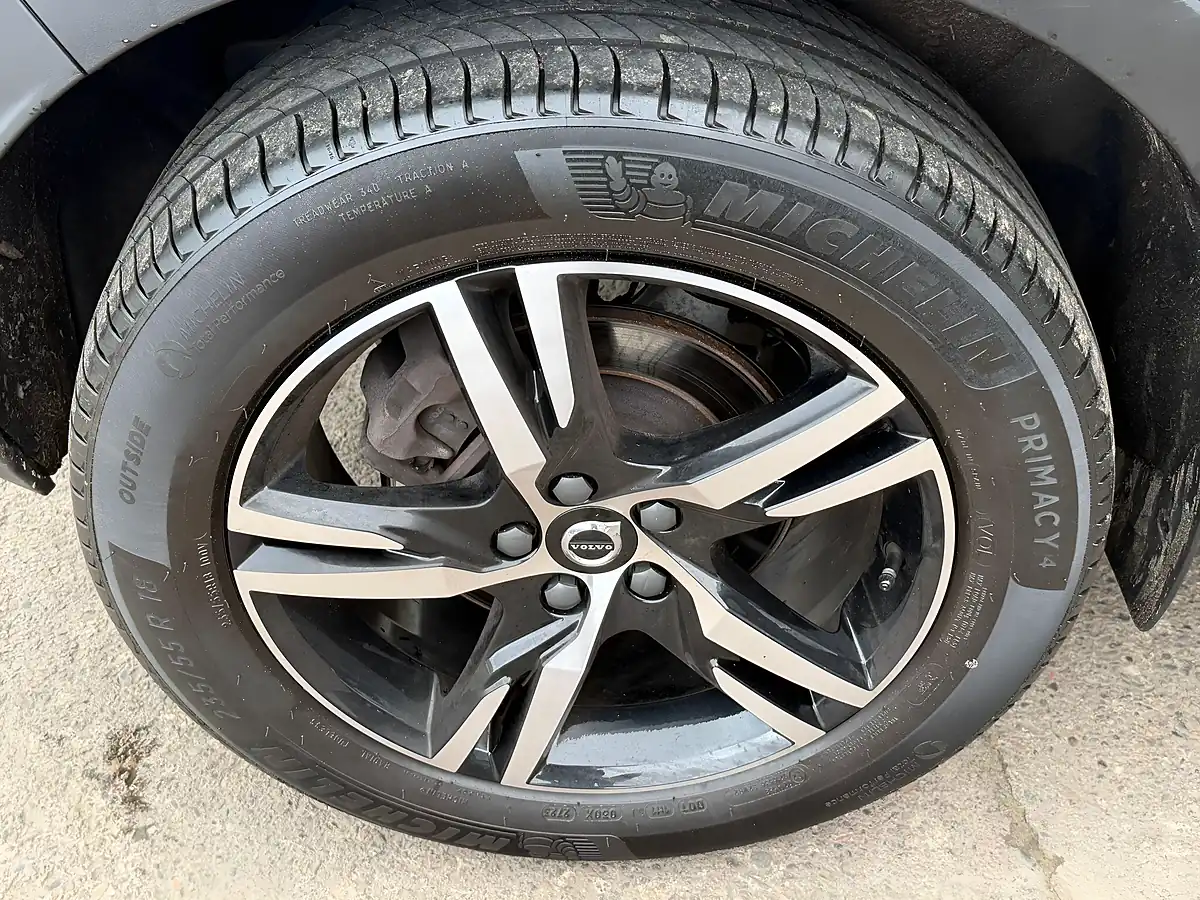 Used 2023 Volvo XC40 Plus Dark Blue - Interior and Exterior details 14