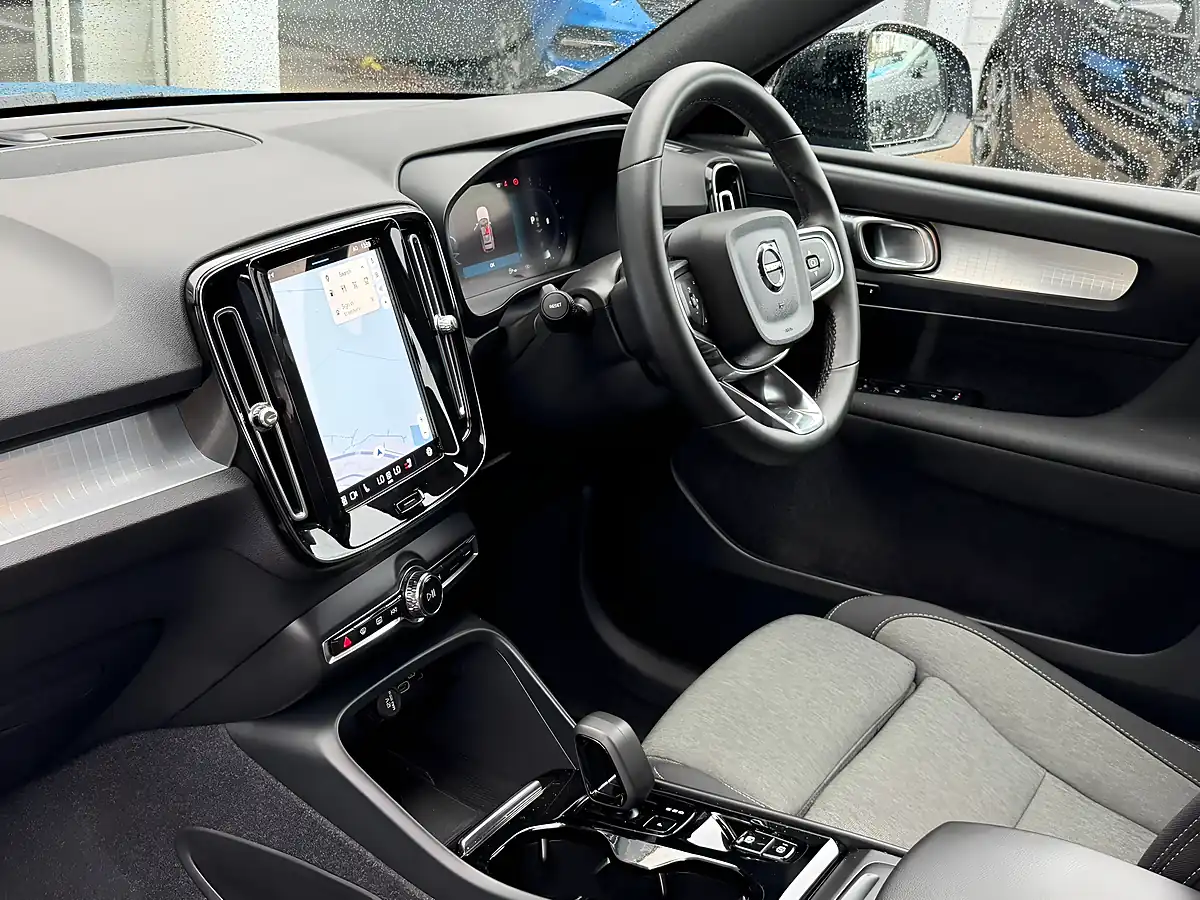Used 2023 Volvo XC40 Plus Dark Blue - Interior and Exterior details 6