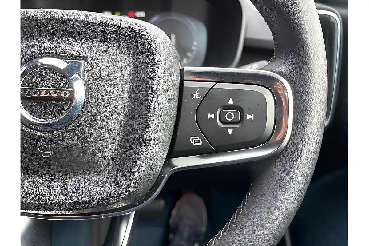Used 2023 Volvo XC40 Plus Dark Fjord Blue - Interior and Exterior details 15
