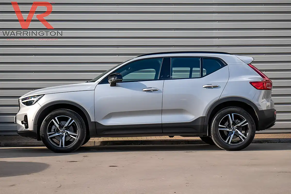 Used 2023 Volvo XC40 Plus Dark Silver Dawn - Interior and Exterior details 9