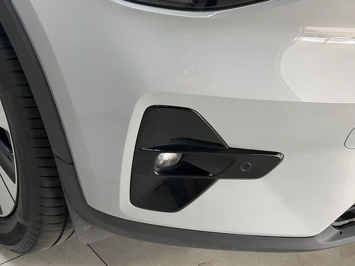 Used 2023 Volvo XC40 Plus Grey - Interior and Exterior details 12