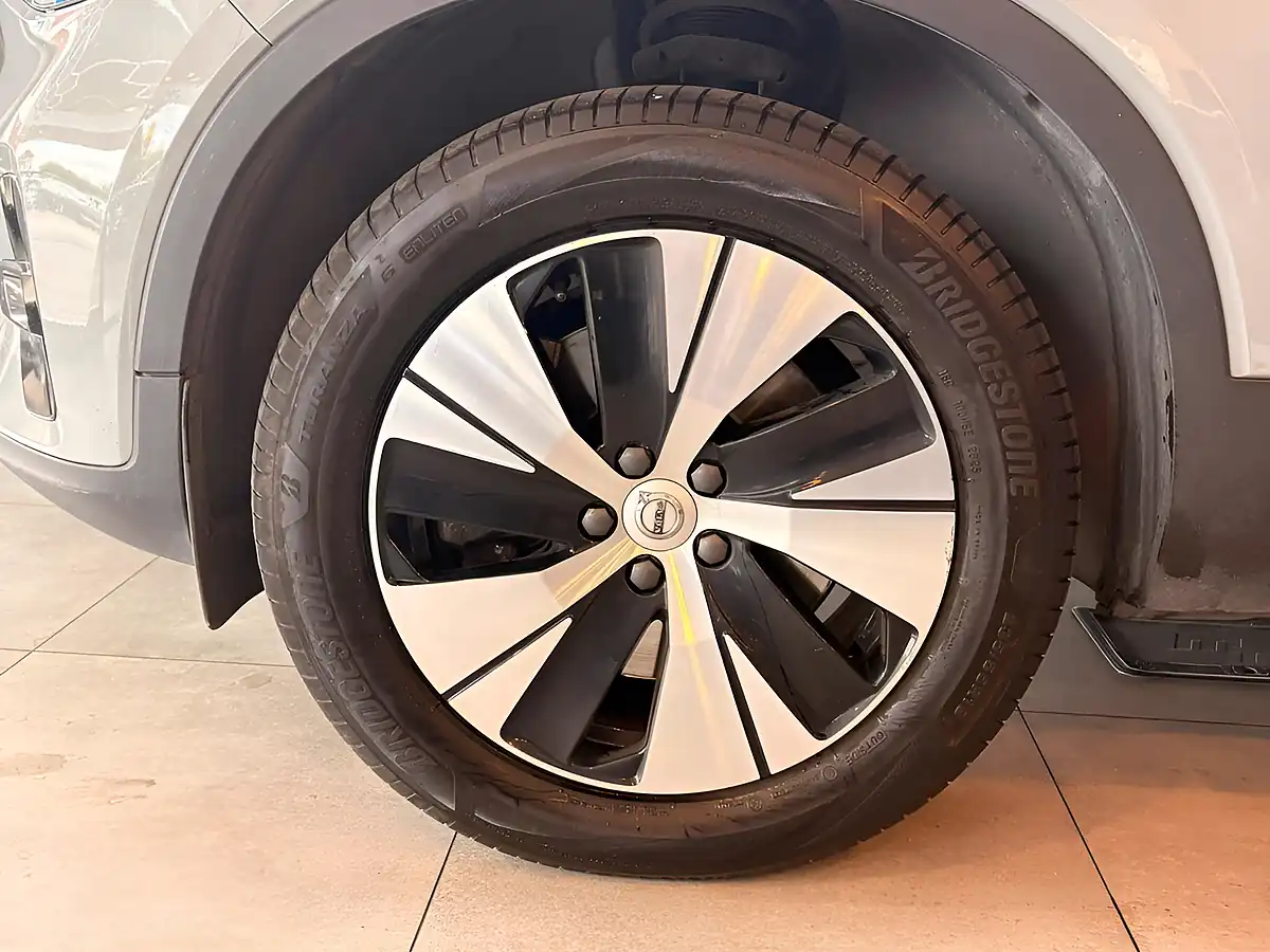 Used 2023 Volvo XC40 Plus Grey - Interior and Exterior details 13