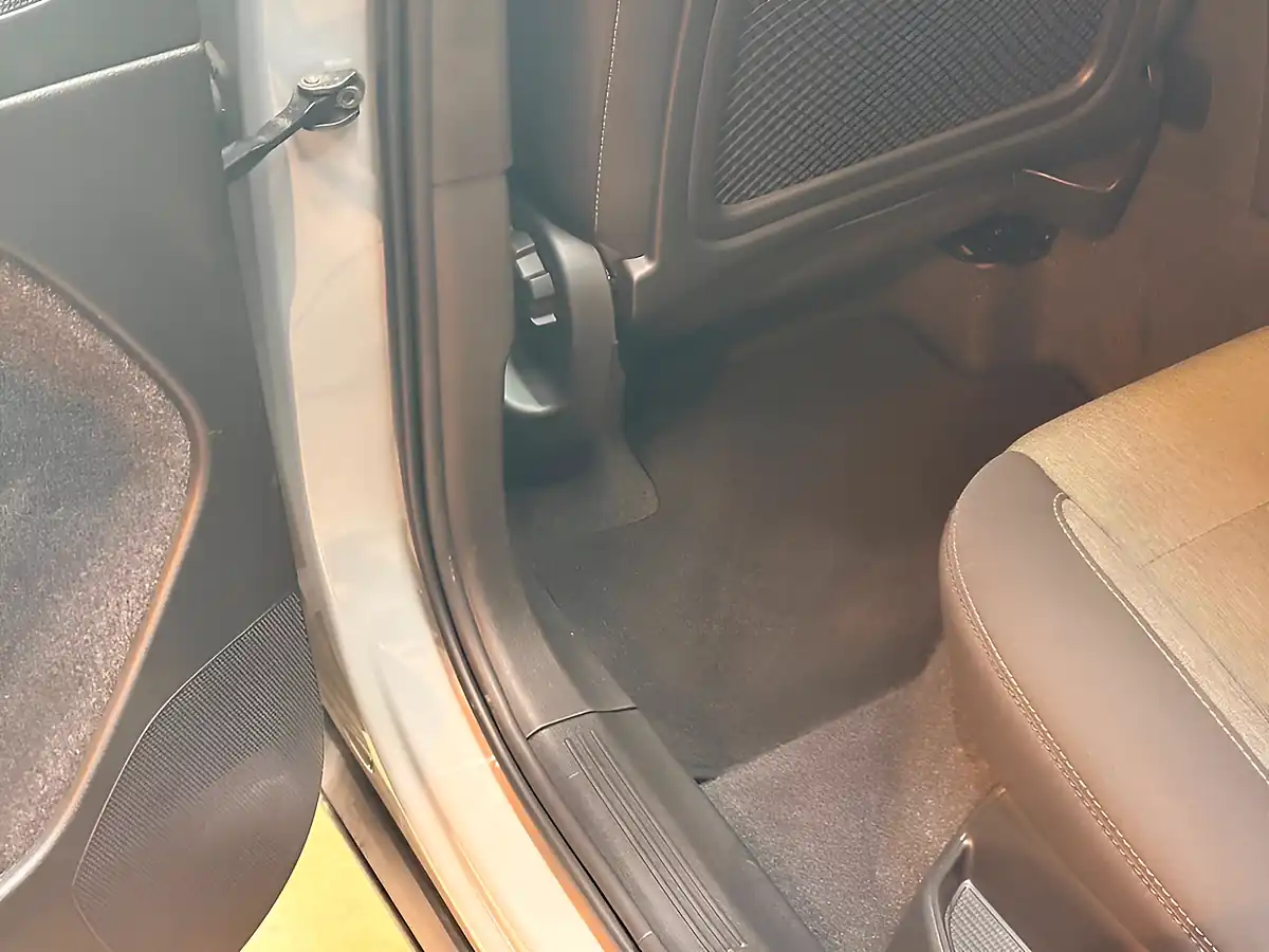 Used 2023 Volvo XC40 Plus Grey - Interior and Exterior details 19
