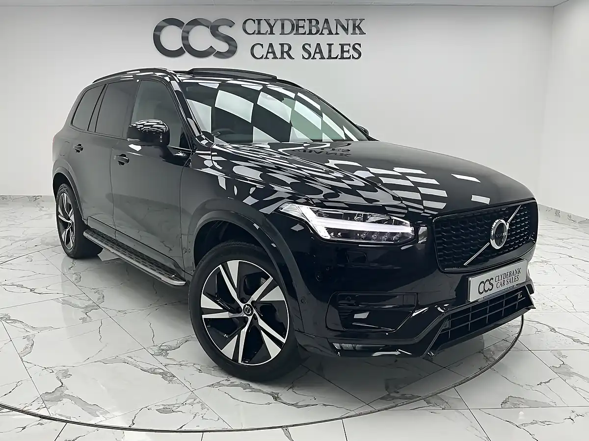 Used 2023 Volvo XC90 Plus Black - Front View