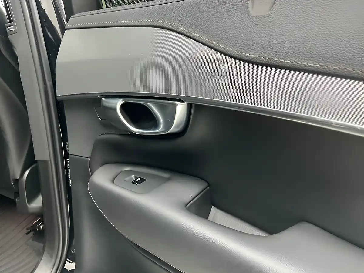 Used 2023 Volvo XC90 Plus Black - Interior and Exterior details 20