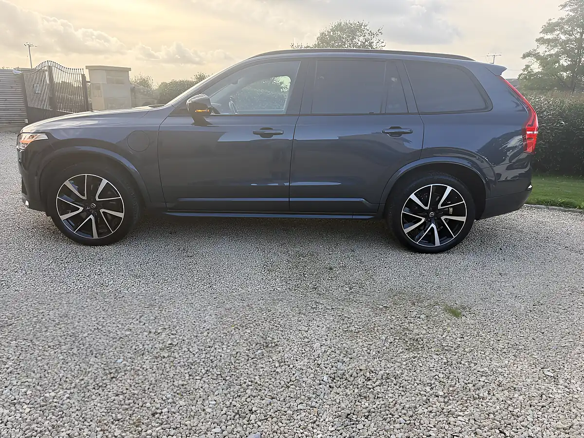 Used 2023 Volvo XC90 Ultimate Dark Edition Denim Blue Metallic - Interior and Exterior details 10