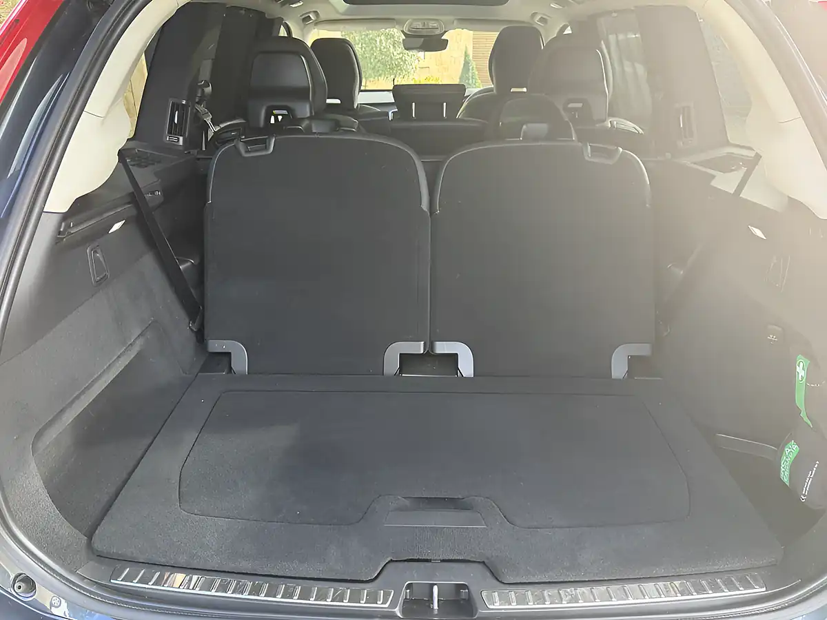 Used 2023 Volvo XC90 Ultimate Dark Edition Denim Blue Metallic - Interior and Exterior details 15