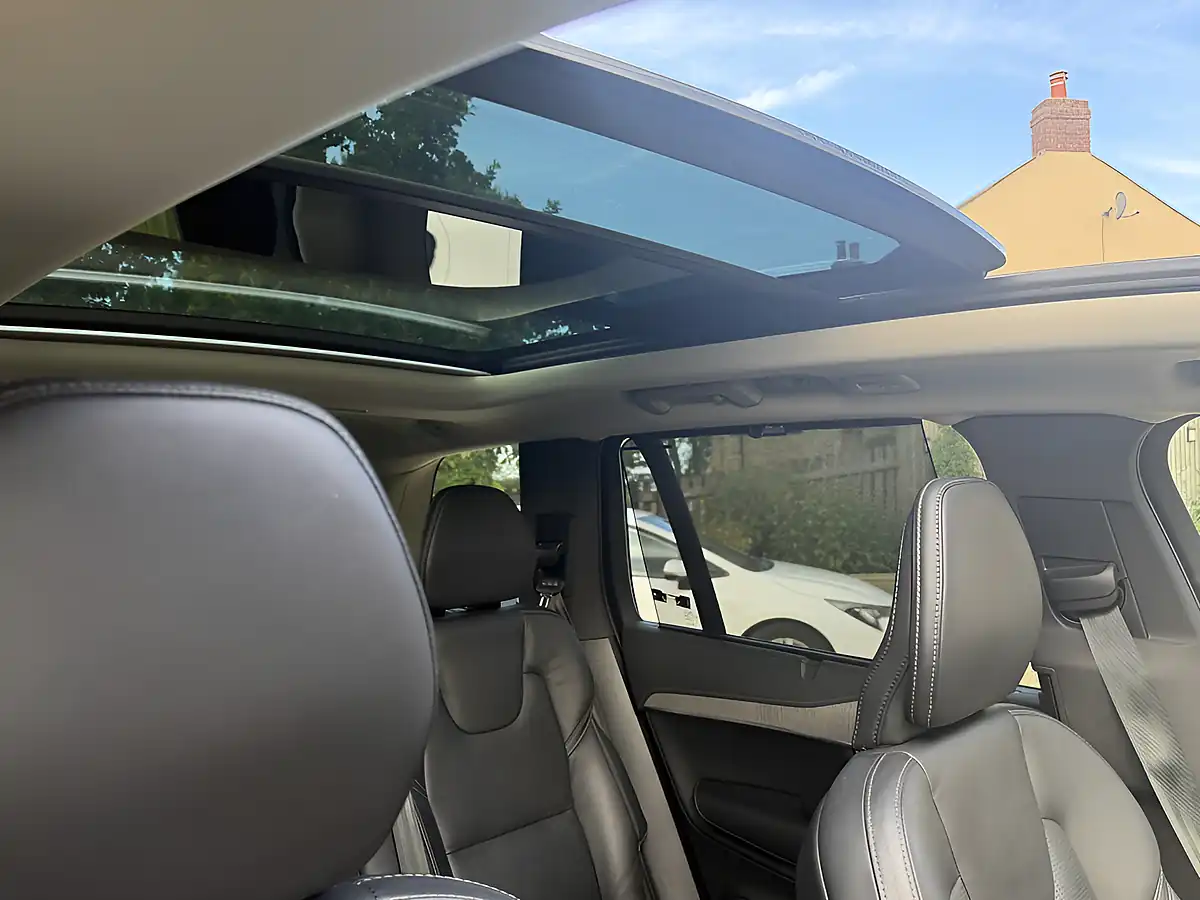 Used 2023 Volvo XC90 Ultimate Dark Edition Denim Blue Metallic - Interior and Exterior details 17