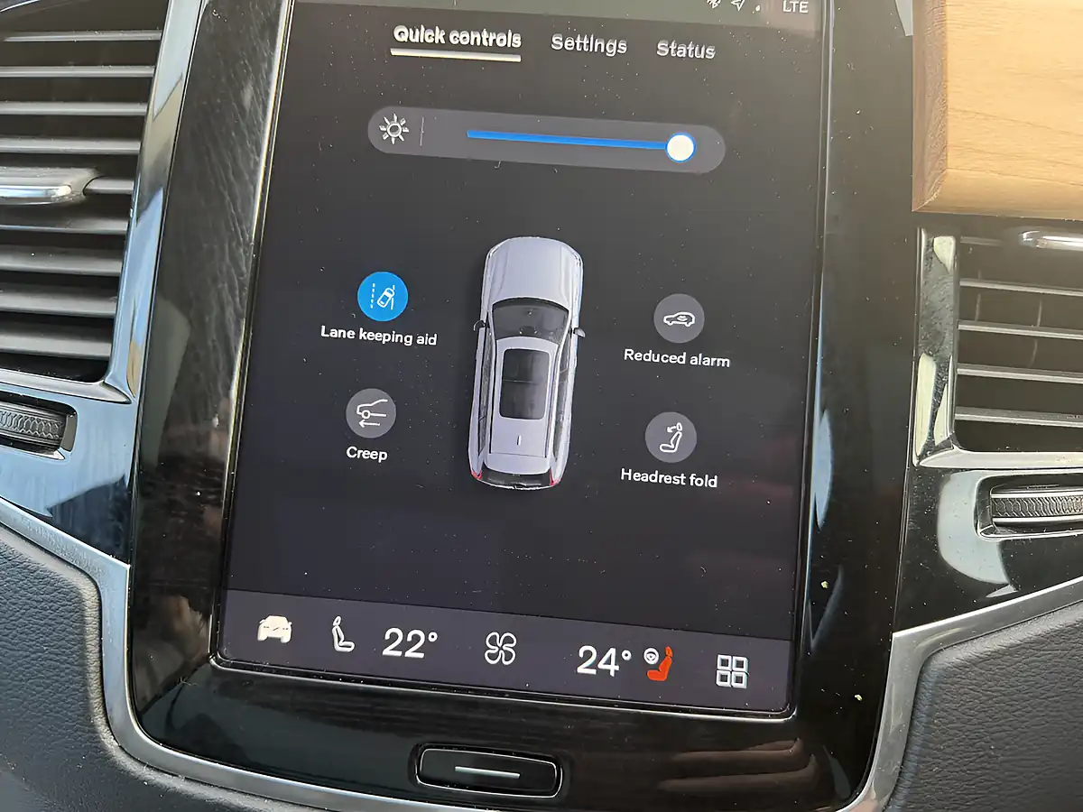 Used 2023 Volvo XC90 Ultimate Dark Edition Denim Blue Metallic - Interior and Exterior details 19