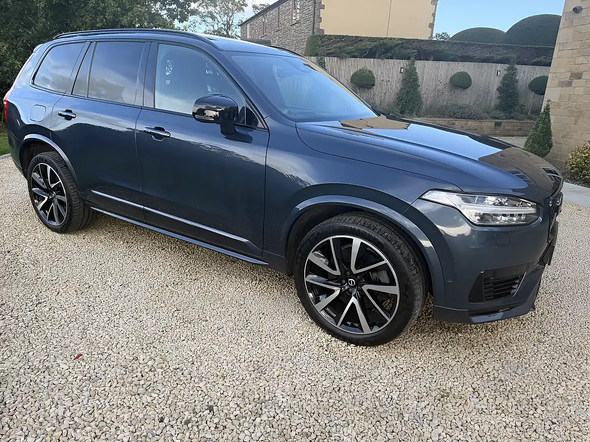 Used 2023 Volvo XC90 Ultimate Dark Edition Denim Blue Metallic - Interior and Exterior details 9