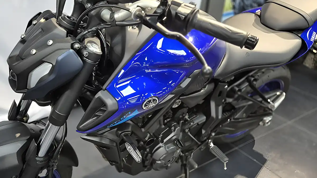 Used 2023 Yamaha MT-07 Abs Blue - Interior and Exterior details 10