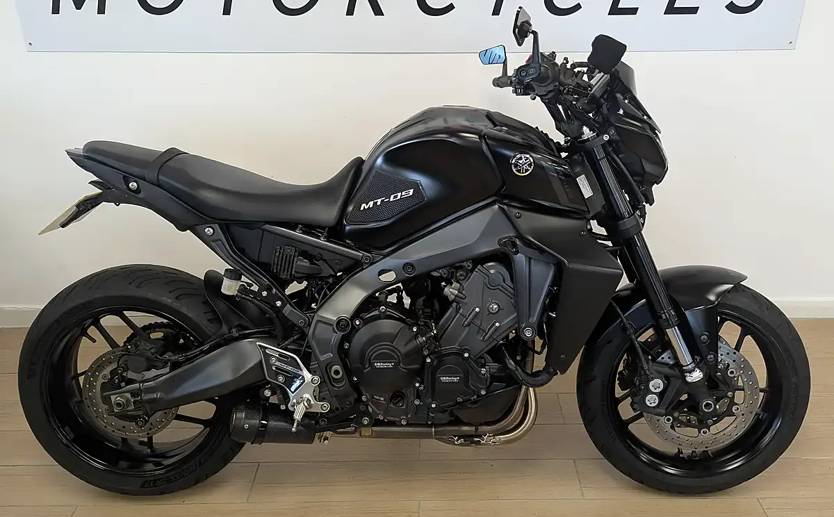 Used 2023 Yamaha MT-09 Hyper-Naked Black - Interior and Exterior details 5