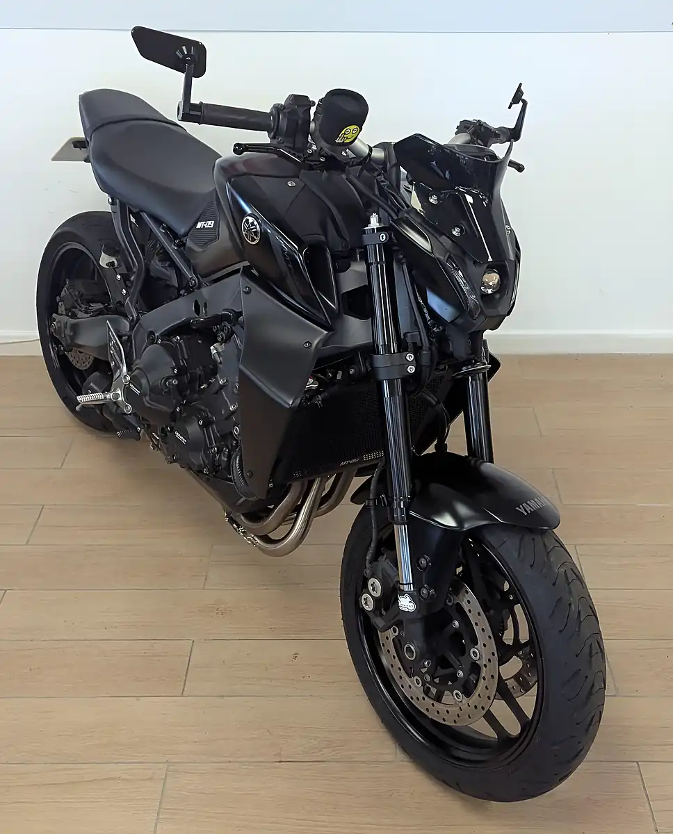 Used 2023 Yamaha MT-09 Hyper-Naked Black - Interior and Exterior details 8