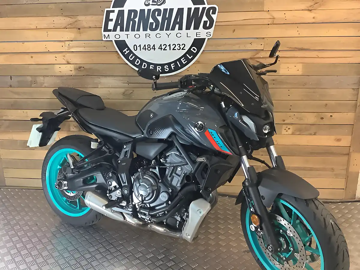 Used 2023 Yamaha Mt Hyper-Naked Grey - Interior and Exterior details 4
