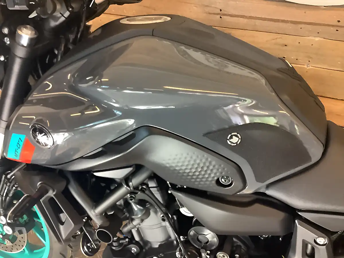 Used 2023 Yamaha Mt Hyper-Naked Grey - Interior and Exterior details 7