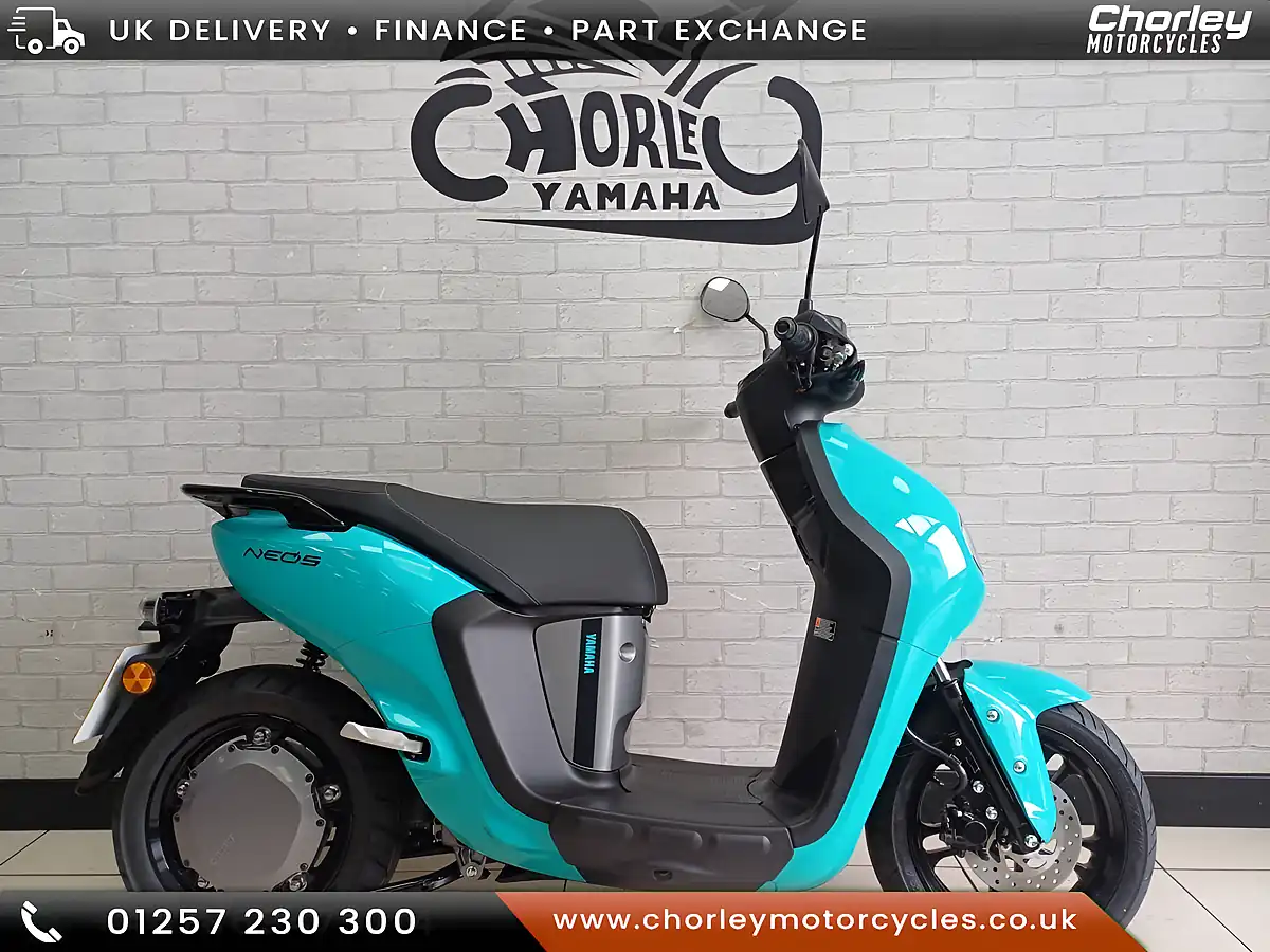 Used 2023 Yamaha Neos Green - Front View