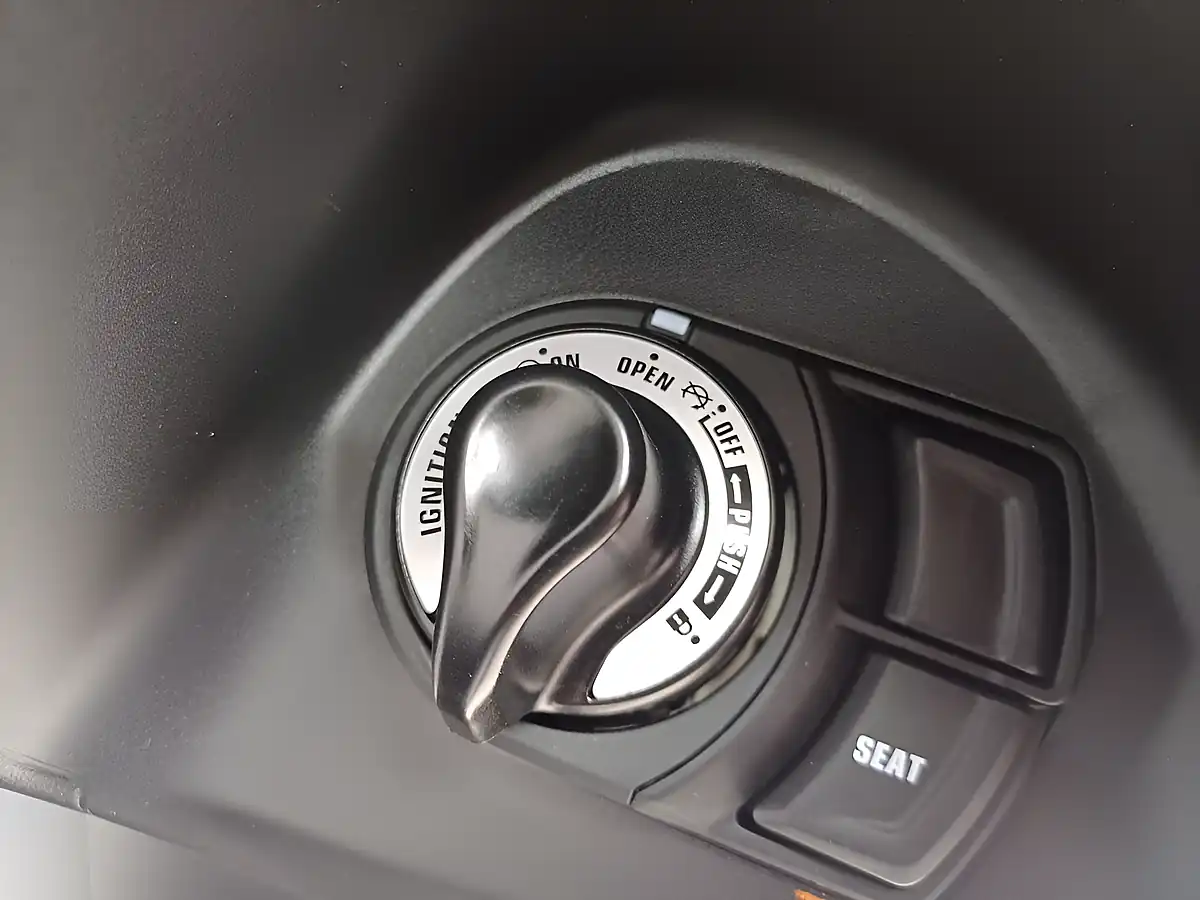 Used 2023 Yamaha Neos Green - Interior and Exterior details 10