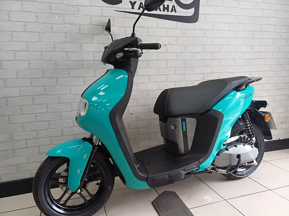 Used 2023 Yamaha Neos Green - Interior and Exterior details 3