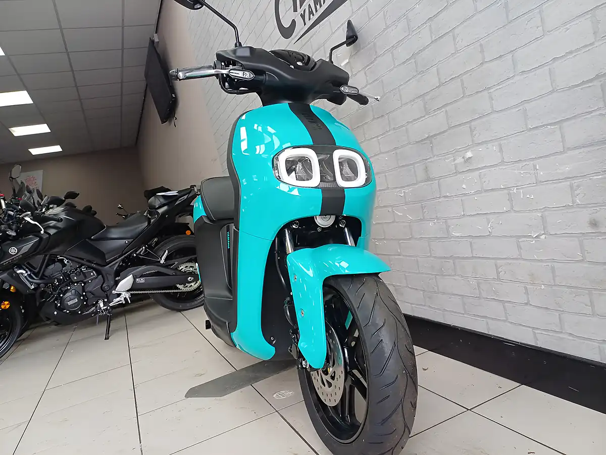 Used 2023 Yamaha Neos Green - Interior and Exterior details 5