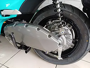 Used 2023 Yamaha Neos Green - Interior and Exterior details 9