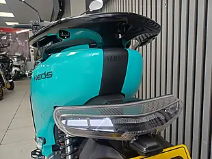 Used 2023 Yamaha Neos Green - Interior and Exterior details 10