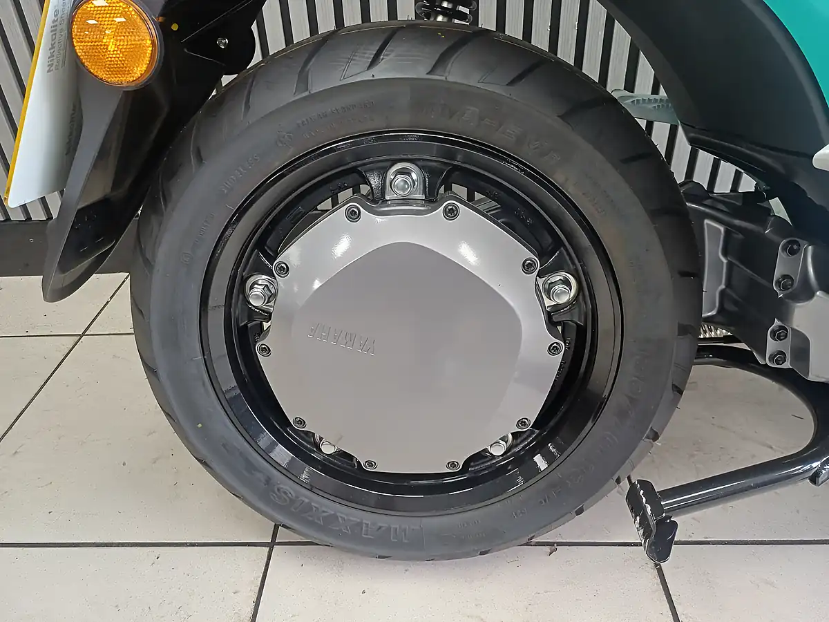 Used 2023 Yamaha Neos Green - Interior and Exterior details 13