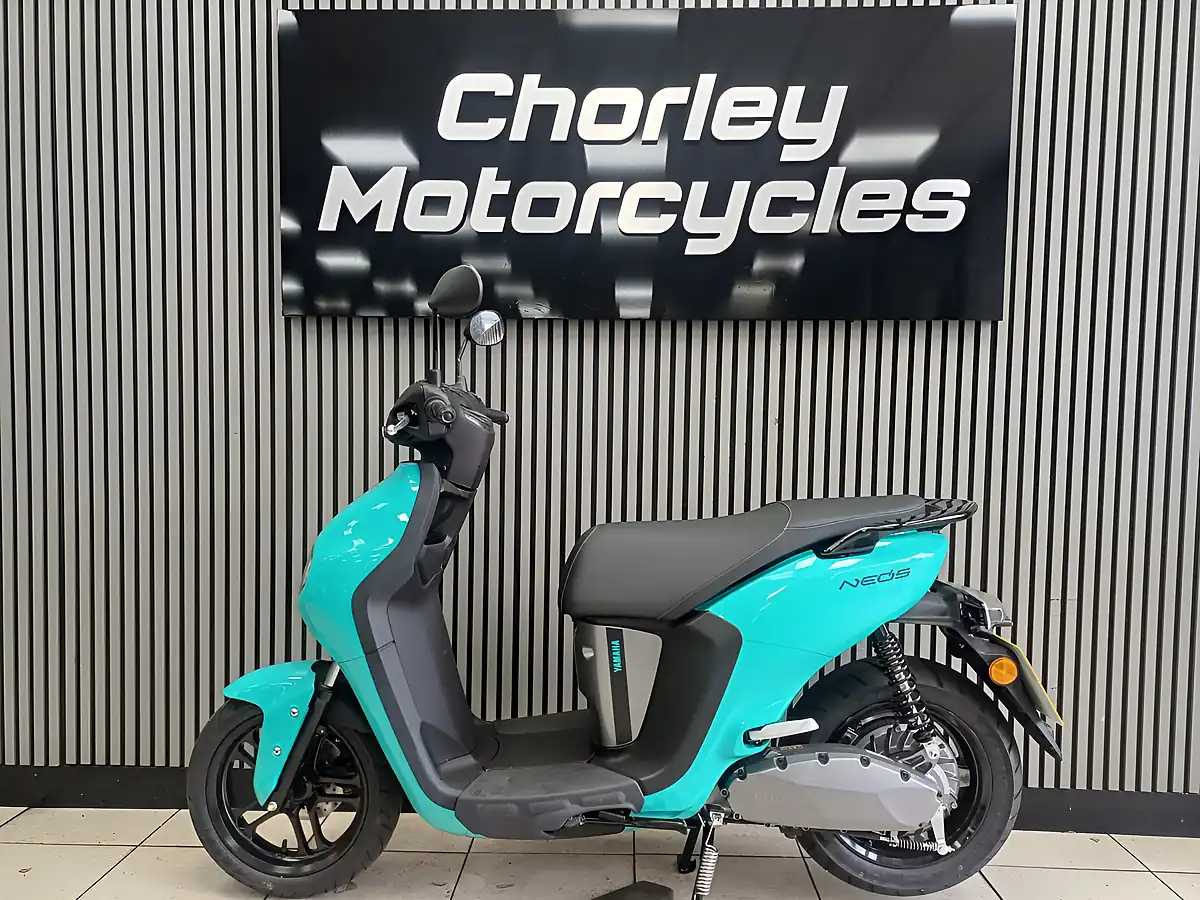 Used 2023 Yamaha Neos Green - Interior and Exterior details 2