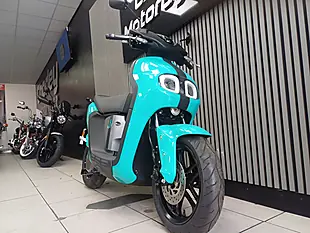 Used 2023 Yamaha Neos Green - Interior and Exterior details 7