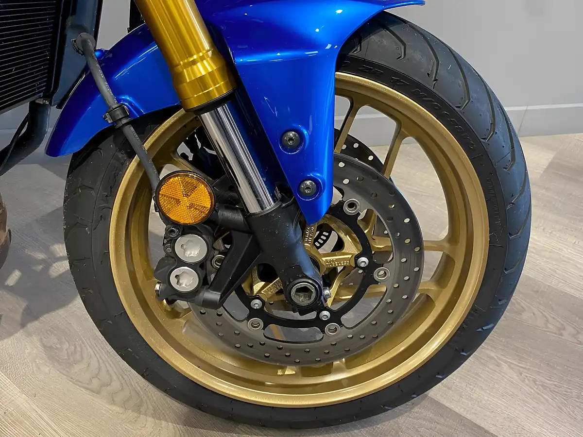 Used 2023 Yamaha Xsr 900 M Power Blue - Interior and Exterior details 12