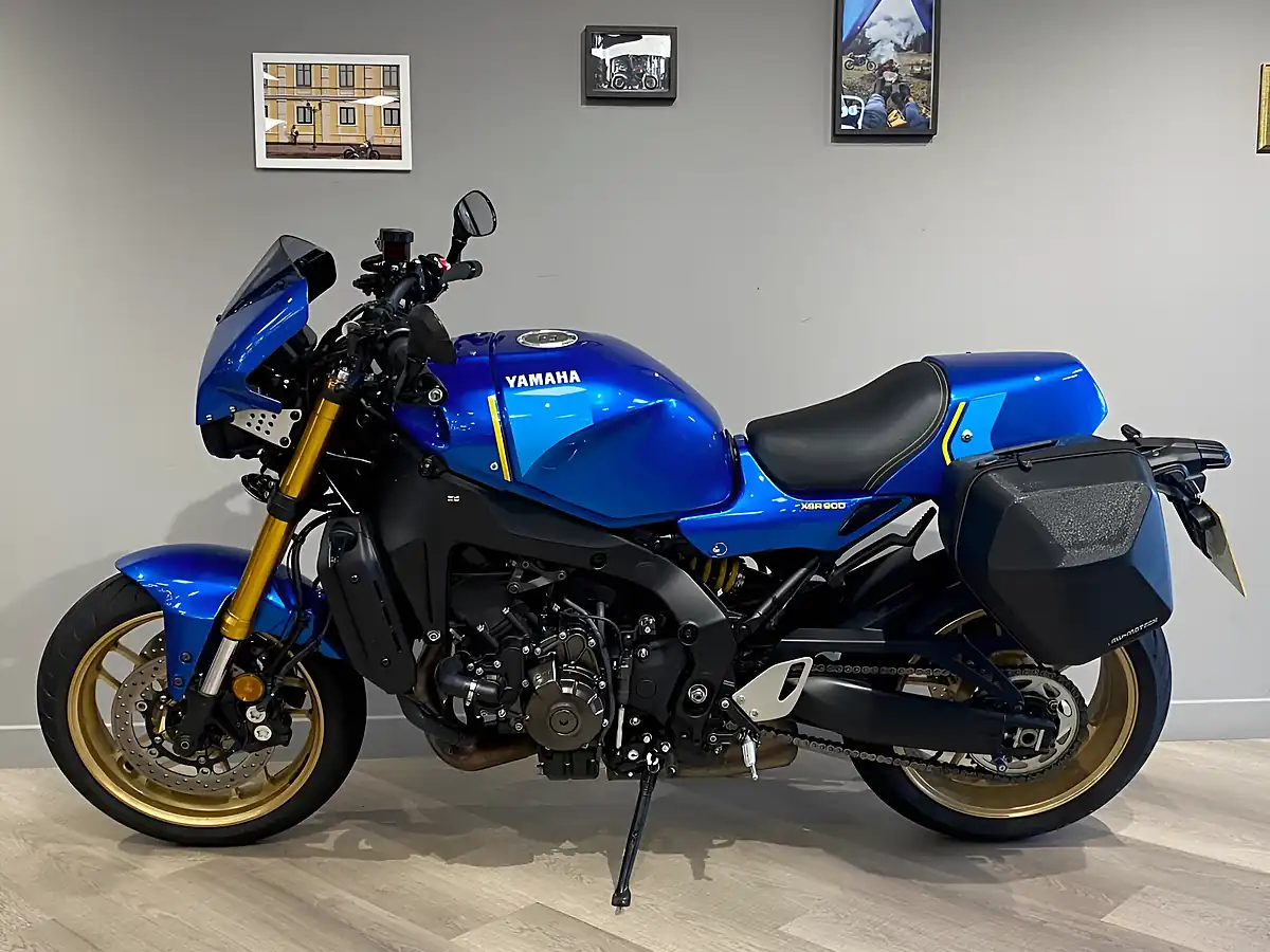 Used 2023 Yamaha Xsr 900 M Power Blue - Interior and Exterior details 2