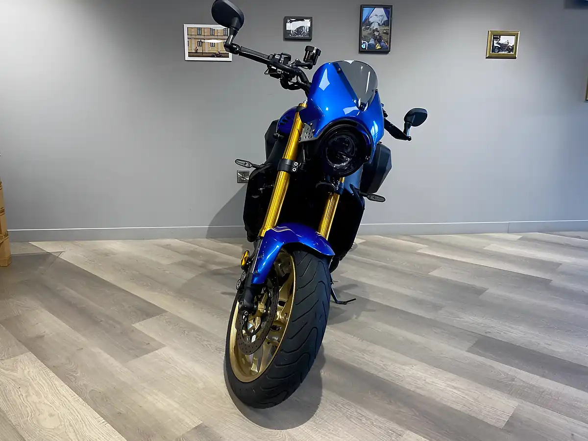 Used 2023 Yamaha Xsr 900 M Power Blue - Interior and Exterior details 5