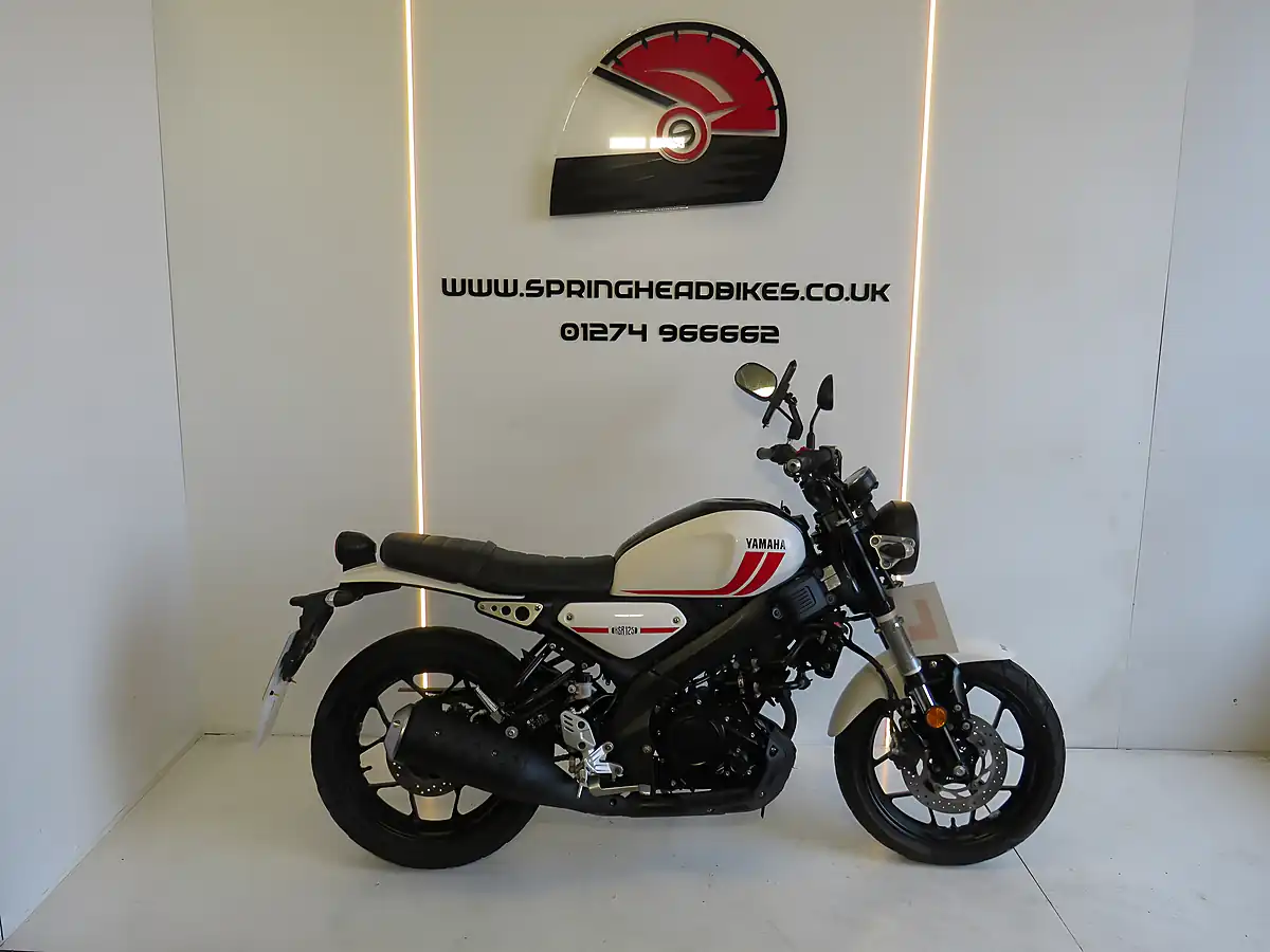 Used 2023 Yamaha XSR125 Heritage Heritage White - Front View