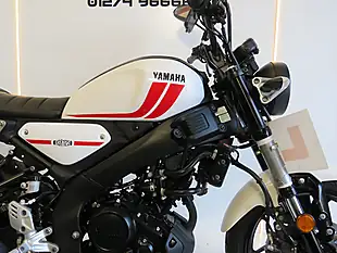 Used 2023 Yamaha XSR125 Heritage Heritage White - Interior and Exterior details 10
