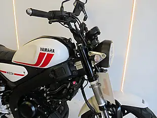 Used 2023 Yamaha XSR125 Heritage Heritage White - Interior and Exterior details 12