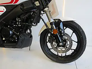 Used 2023 Yamaha XSR125 Heritage Heritage White - Interior and Exterior details 14