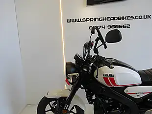 Used 2023 Yamaha XSR125 Heritage Heritage White - Interior and Exterior details 16