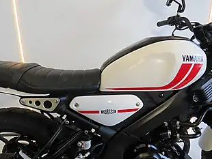Used 2023 Yamaha XSR125 Heritage Heritage White - Interior and Exterior details 5