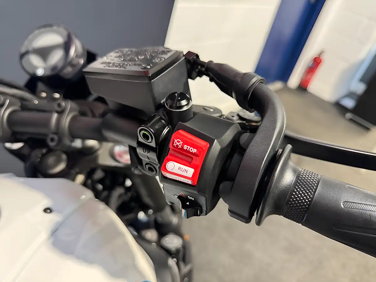 Used 2023 Yamaha XSR700 - Interior and Exterior details 14