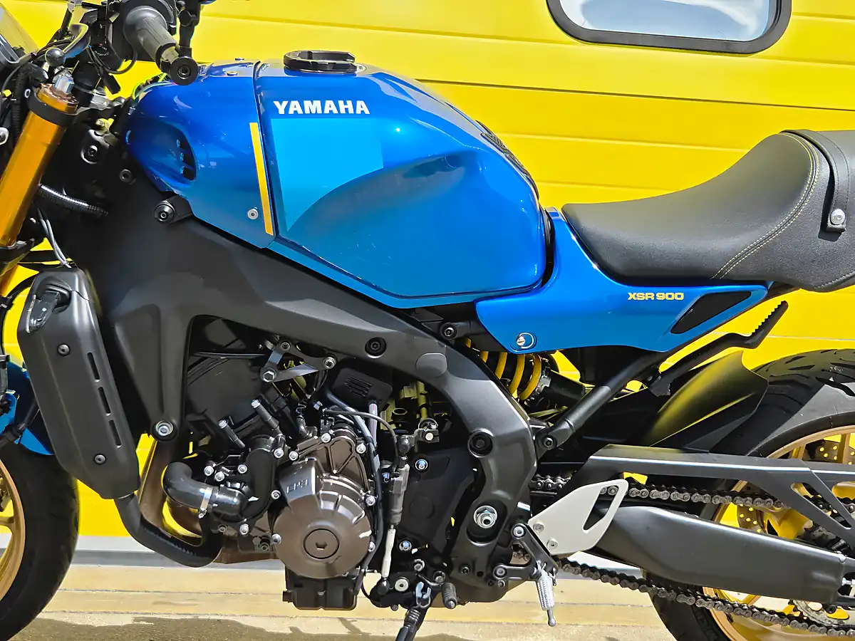 Used 2023 Yamaha XSR900 Blue - Interior and Exterior details 10