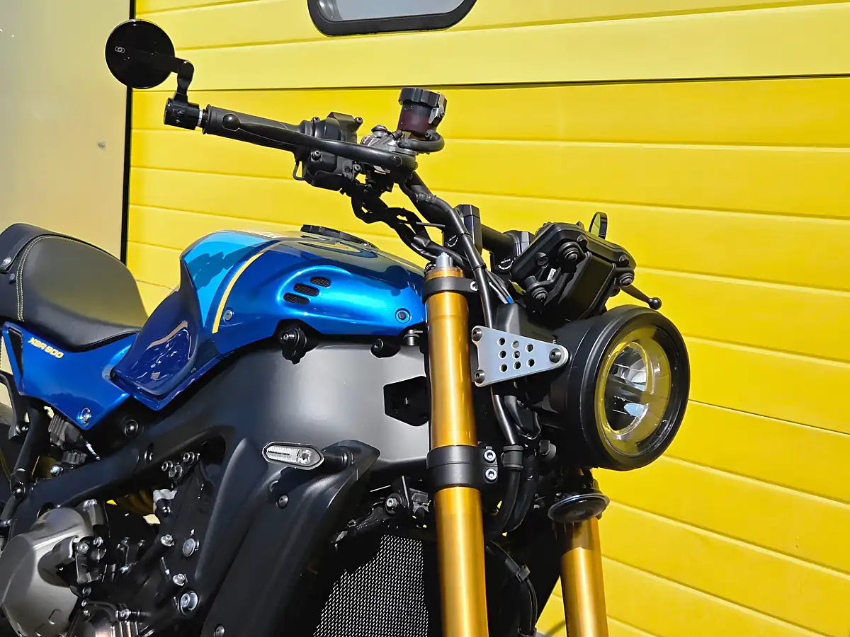 Used 2023 Yamaha XSR900 Blue - Interior and Exterior details 19